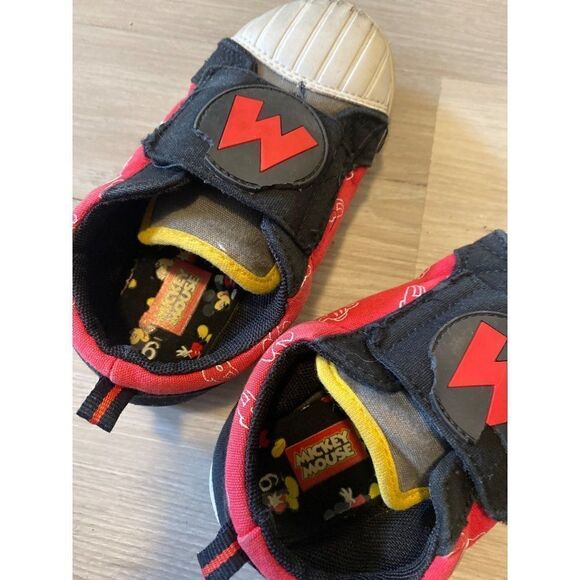 Mickey Mouse, kids black/red slip on shoes size 9 - Picture 3 of 5
